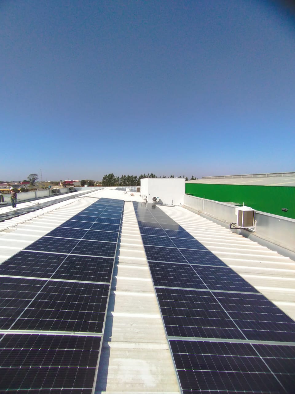 Instalação solar comercial SER Energy